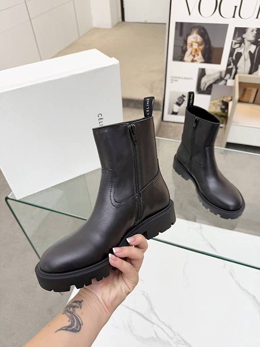 セリーヌ 新しいチェルシーブーツ