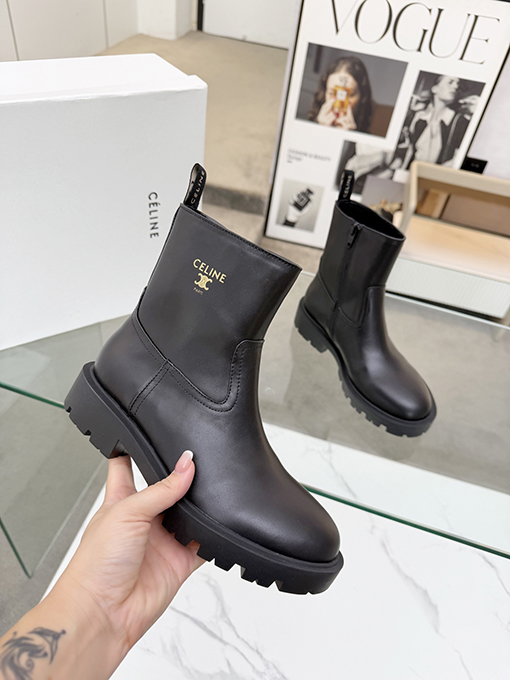 セリーヌ 新しいチェルシーブーツ