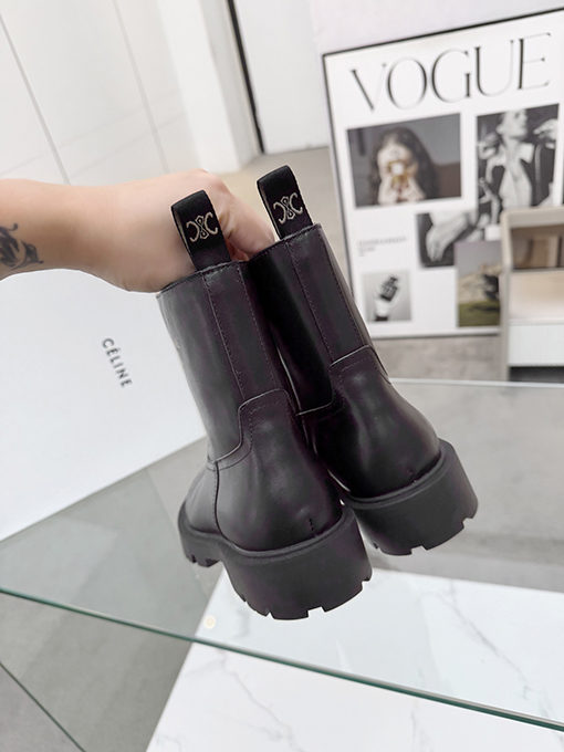 セリーヌ 新しいチェルシーブーツ