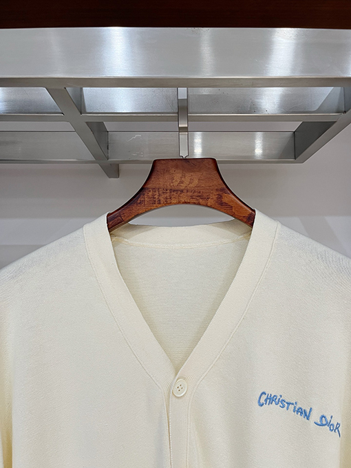 ディオール 新作の無地レター刺繍ニットカーディガン