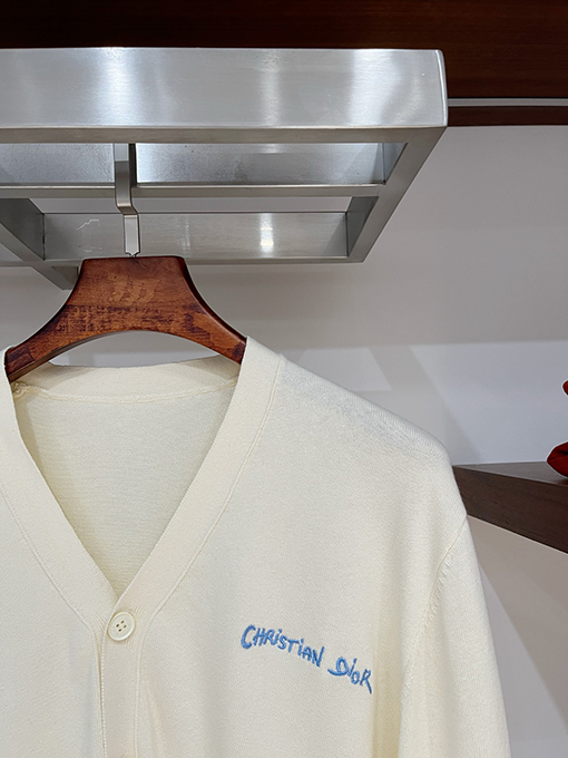 ディオール 新作の無地レター刺繍ニットカーディガン