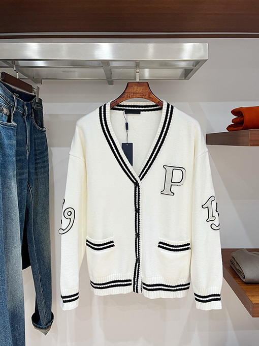 プラダ 新しいアップリケ刺繍のプレッピースタイルのカーディガンセーター