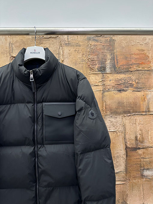 モンクレール フラップポケットダウンジャケット