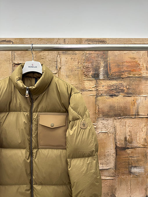モンクレール フラップポケットダウンジャケット