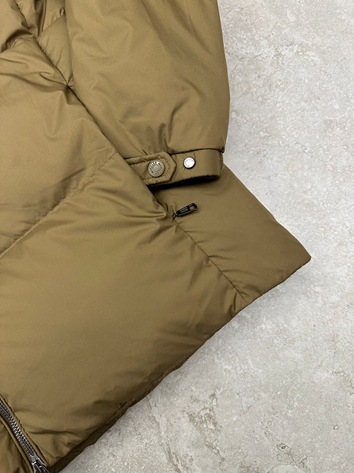 モンクレール フラップポケットダウンジャケット