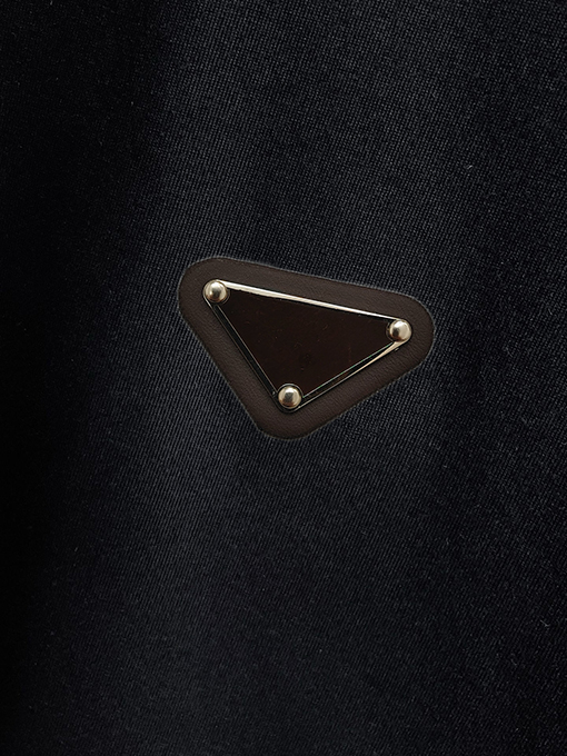 プラダ ファッショナブルなカジュアルベースレイヤー長袖シャツ