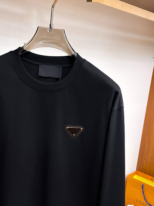 プラダ ファッショナブルなカジュアルベースレイヤー長袖シャツ