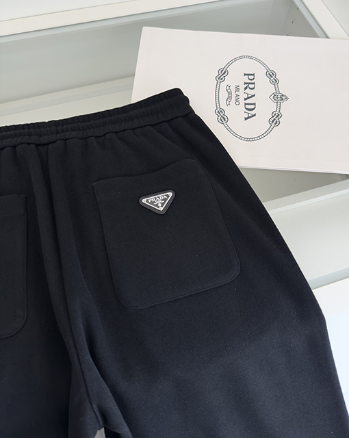 プラダ ピケカシミアとウール混紡のスリムストレートレッグカジュアルパンツ