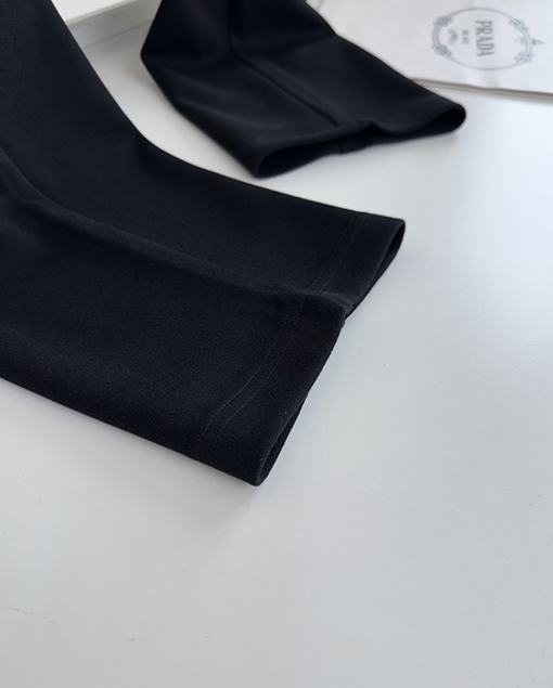 プラダ ピケカシミアとウール混紡のスリムストレートレッグカジュアルパンツ