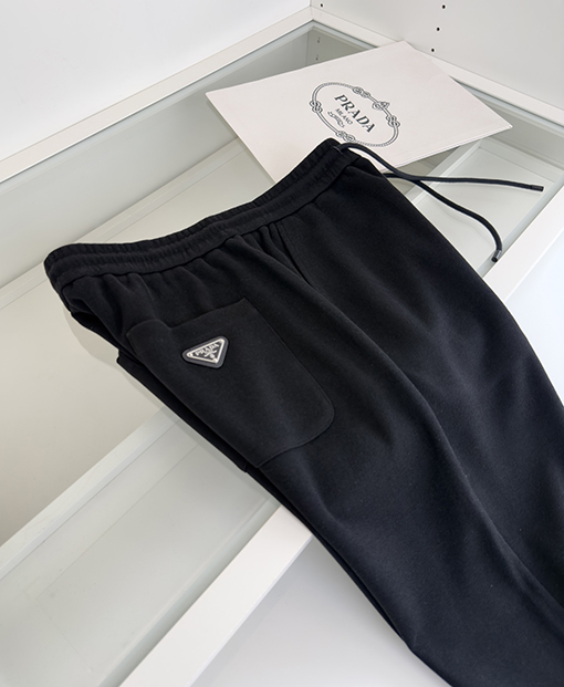 プラダ ピケカシミアとウール混紡のスリムストレートレッグカジュアルパンツ