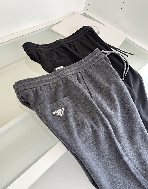 プラダ ピケカシミアとウール混紡のスリムストレートレッグカジュアルパンツ