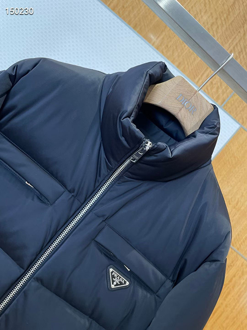 プラダ 秋冬スタンドカラーダウンジャケット