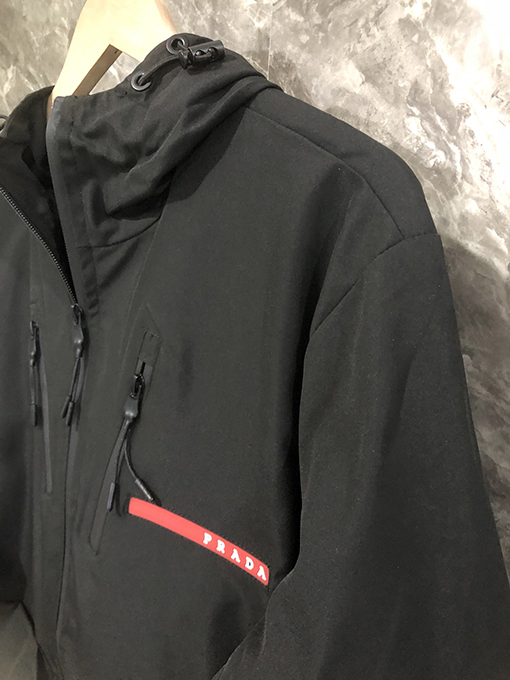 プラダスーパーコピー 新しいランウェイジャケット