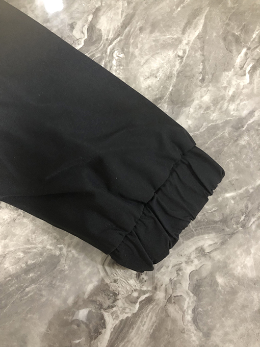 モンクレール 軽量フード付きジャケット