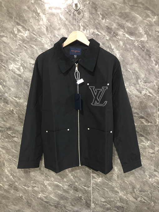 ルイヴィトンコピー ロゴレタリング刺繍入りブラックワークジャケット