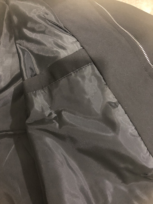 ルイヴィトンコピー ロゴレタリング刺繍入りブラックワークジャケット