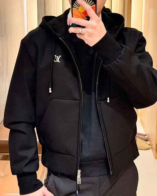 ルイヴィトンスーパーコピー フード付きジップアップジャケット