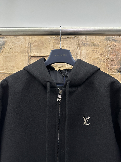 ルイヴィトンスーパーコピー フード付きジップアップジャケット
