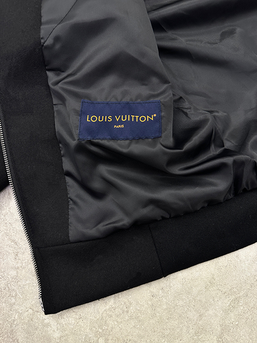 ルイヴィトンスーパーコピー フード付きジップアップジャケット