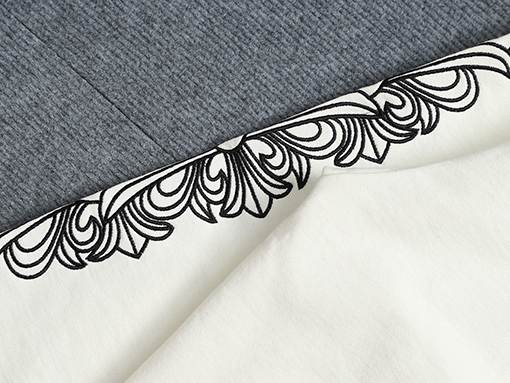 クロムハーツ ヘビーデューティーウォッシュデニム刺繍ロゴパーカー