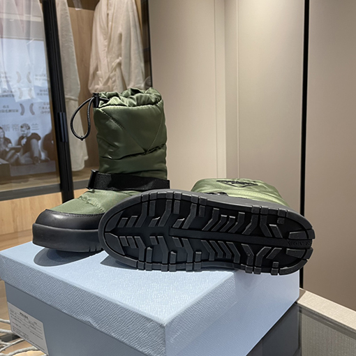 プラダスーパーコピー 新モデル人気のあるリストスノーブーツ