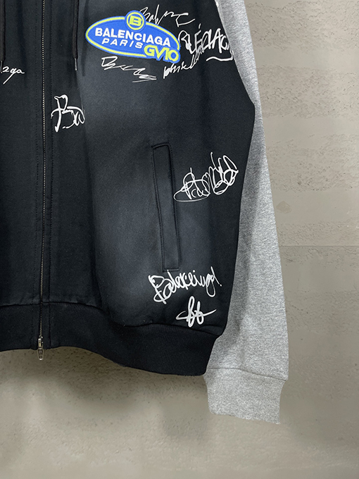 バレンシアガ ウォッシュダメージした手描きのグラフィティのフード付きジップアップスウェットシャツ