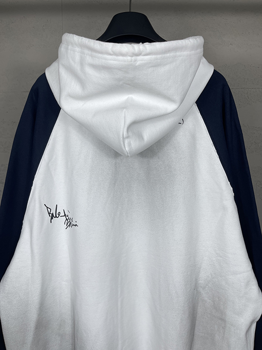 バレンシアガ ウォッシュダメージした手描きのグラフィティのフード付きジップアップスウェットシャツ