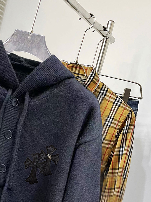 クロムハーツ 公式サイトベストセラーの厚ニットフード付きセーターカーディガン