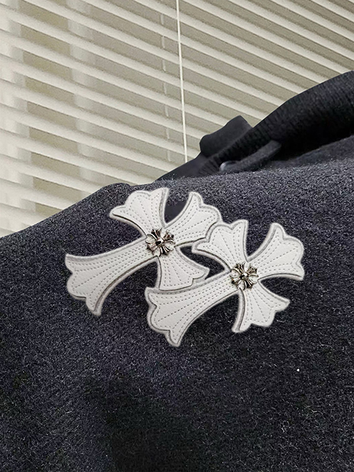 クロムハーツスーパーコピー レターロゴ入り厚ウールフード付きニットカーディガン