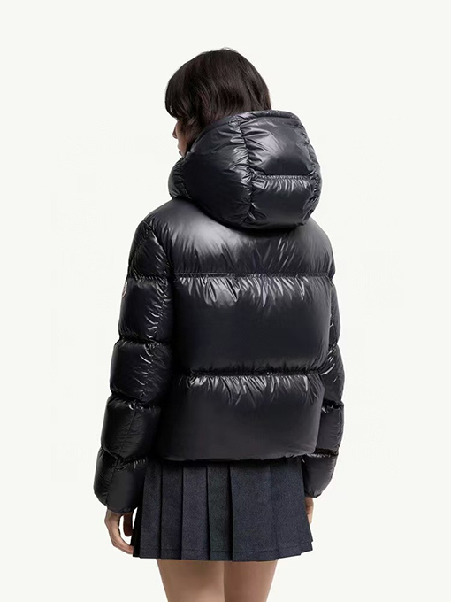 モンクレール Erea レディース ショートスクエアキルティングダウンジャケット