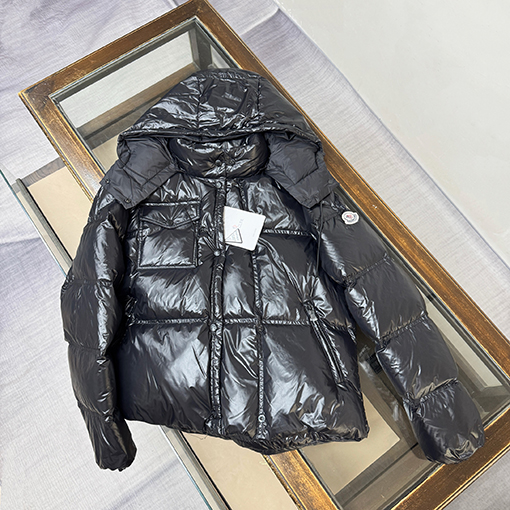 モンクレール Erea レディース ショートスクエアキルティングダウンジャケット