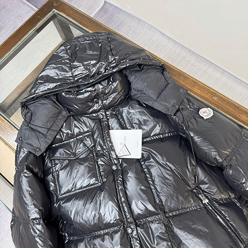 モンクレール Erea レディース ショートスクエアキルティングダウンジャケット