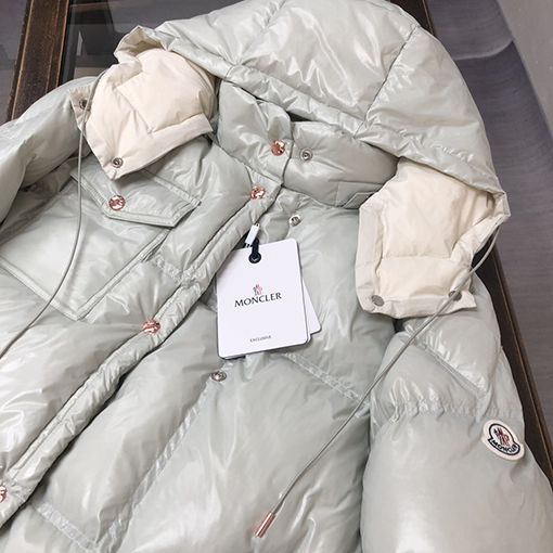 モンクレール Erea レディース ショートスクエアキルティングダウンジャケット