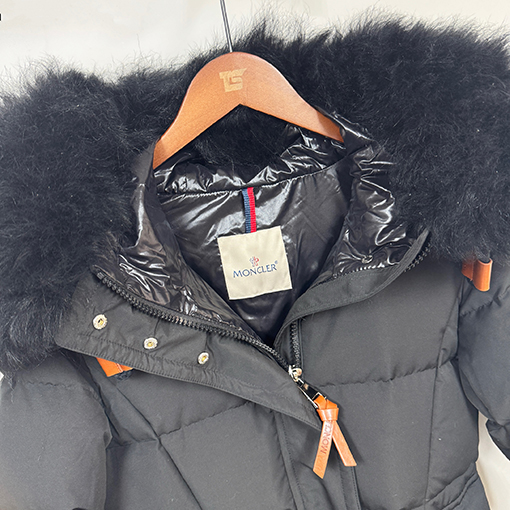 モンクレールスーパーコピー ウールカラーのレディースミドル丈フード付きダウンジャケット