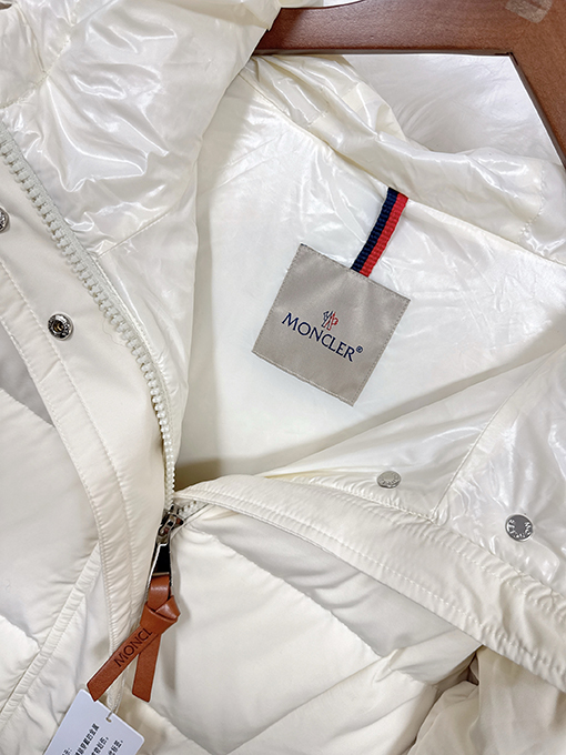 モンクレールスーパーコピー ウールカラーのレディースミドル丈フード付きダウンジャケット