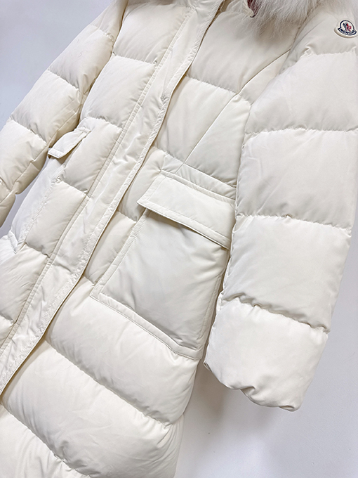 モンクレールスーパーコピー ウールカラーのレディースミドル丈フード付きダウンジャケット