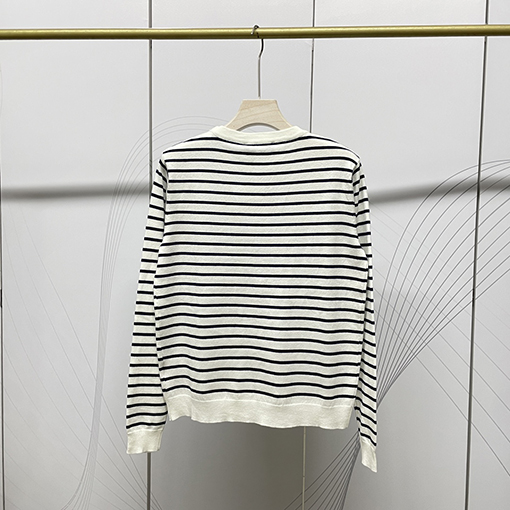 ディオール 新作の五芒星プリントフード付きニットセーター