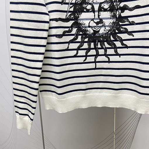 ディオール 新作の五芒星プリントフード付きニットセーター