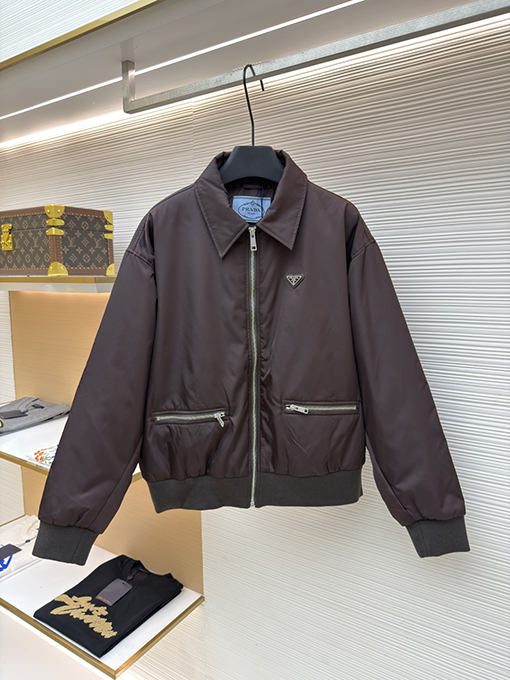 プラダスーパーコピー 三角ロゴツイル光感応コットンコート