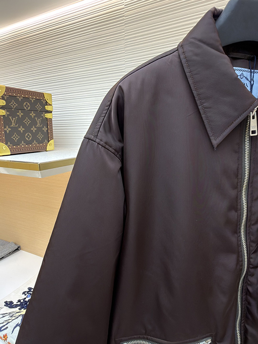 プラダスーパーコピー 三角ロゴツイル光感応コットンコート