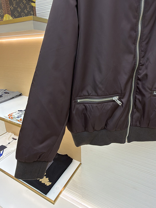 プラダスーパーコピー 三角ロゴツイル光感応コットンコート