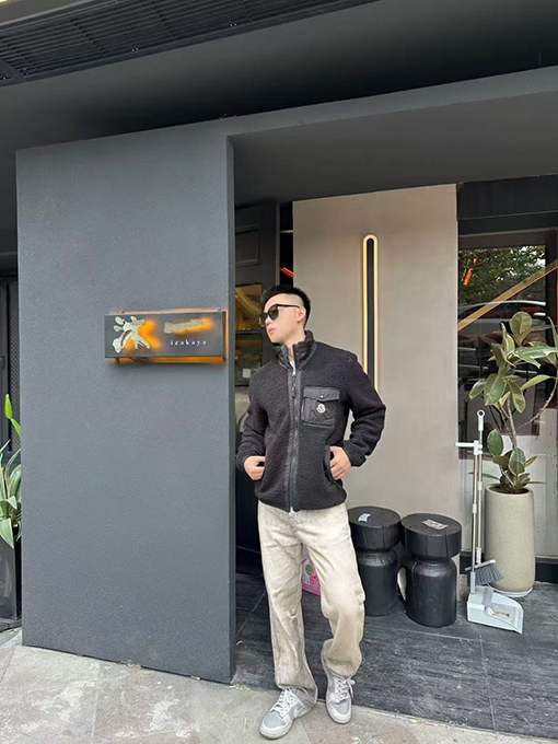 モンクレール ラムウールの刺繍コート