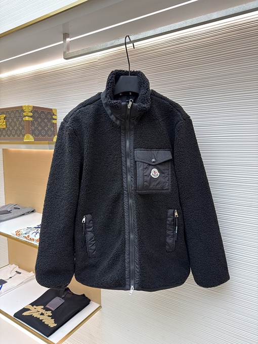 モンクレール ラムウールの刺繍コート