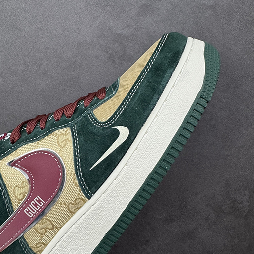 Nike Air Force 1'07 Low × Gucci ローカットのカジュアルスニーカー