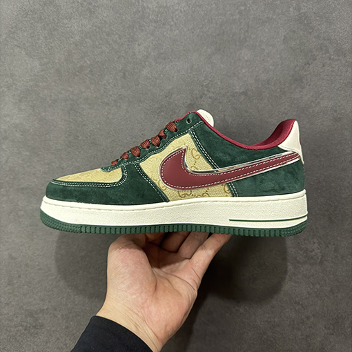 Nike Air Force 1'07 Low × Gucci ローカットのカジュアルスニーカー