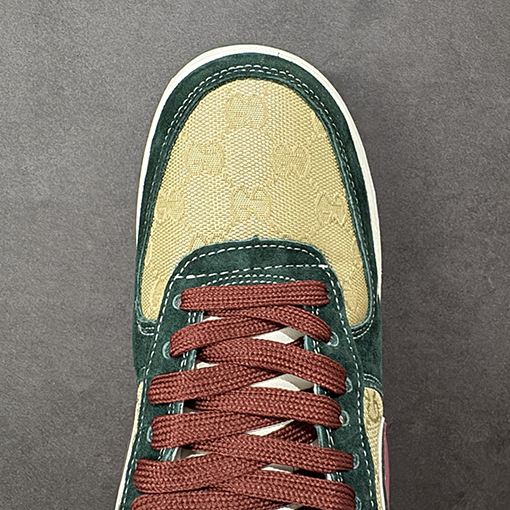 Nike Air Force 1'07 Low × Gucci ローカットのカジュアルスニーカー