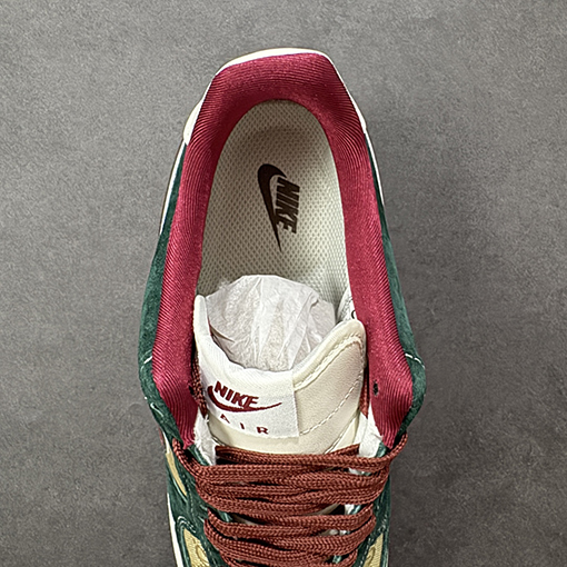 Nike Air Force 1'07 Low × Gucci ローカットのカジュアルスニーカー