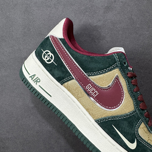 Nike Air Force 1'07 Low × Gucci ローカットのカジュアルスニーカー