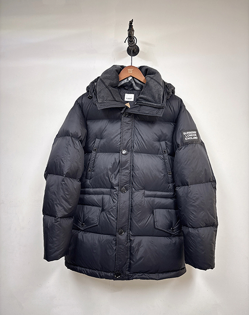 バーバリー 新作ミドル丈チェック柄ダウンジャケット