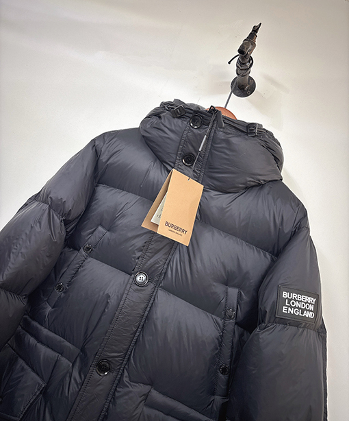バーバリー 新作ミドル丈チェック柄ダウンジャケット